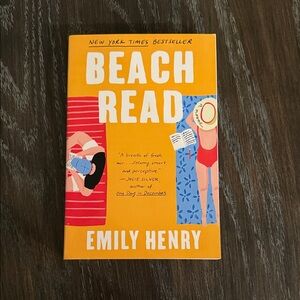 Beach Read by Emily Henry - Paperback Book